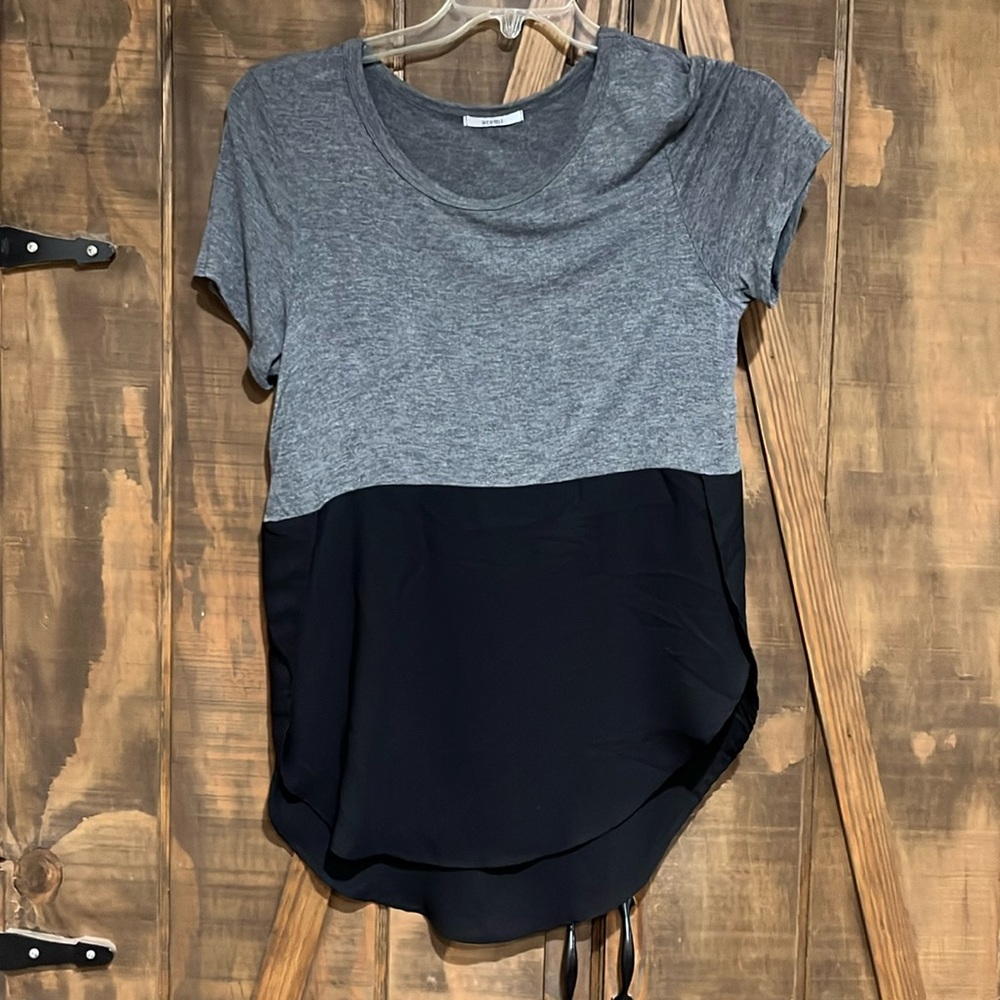 Cute black/gray blouse